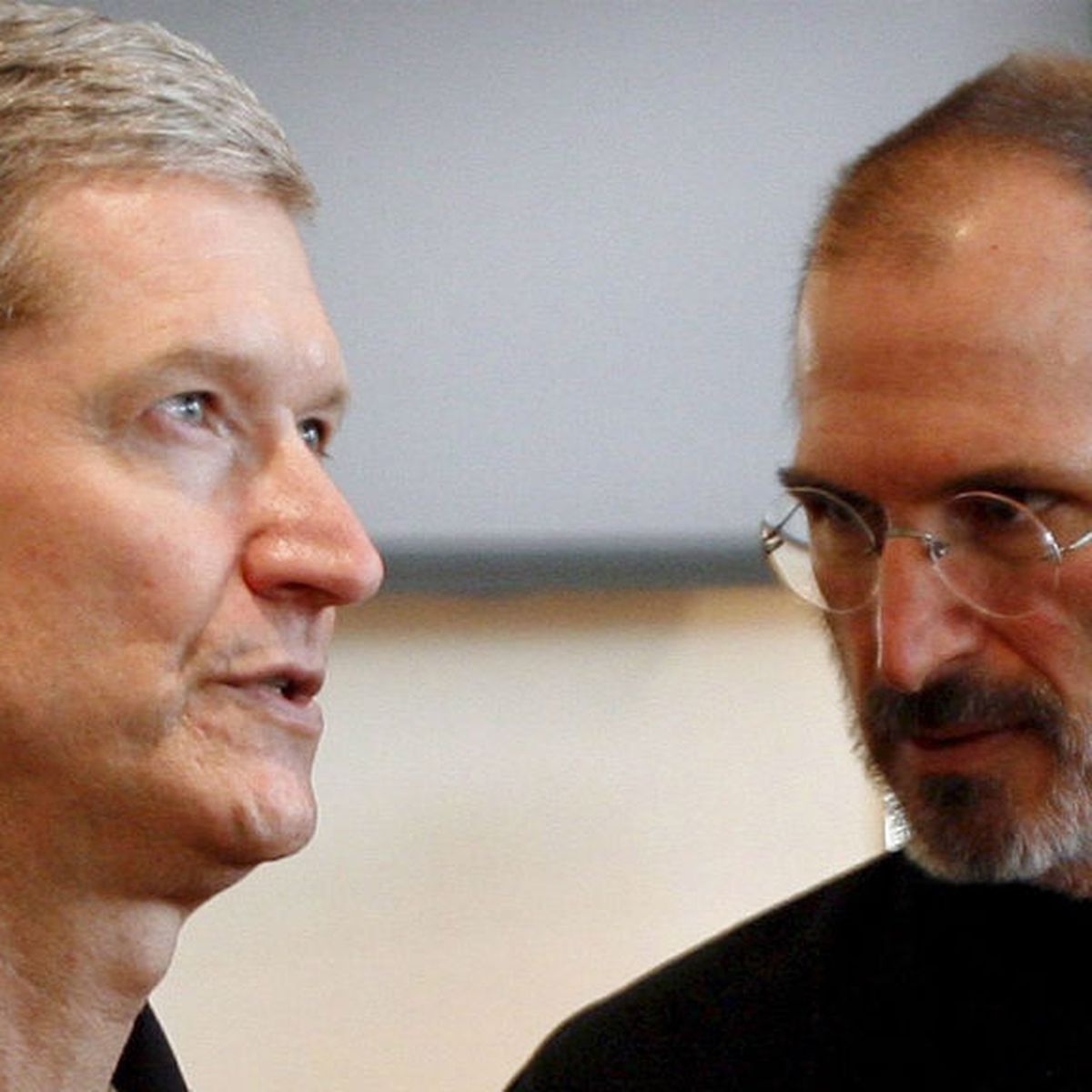 Apple CEO Tim Cook 'offered liver' to Steve Jobs - 9News