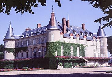 What name was given to the first G-summit held at Château de Rambouillet in 1975?