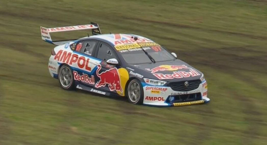 'Very cranky' Shane van Gisbergen explodes over team radio after blowing two quick laps 