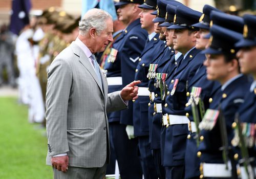 The royal couple started their whirlwind trip of Queensland with with a 21-gun salute welcome. (9NEWS)