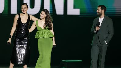 Gal Gadot with Heart of Stone co-stars Alia Bhatt and Jamie Dornan.