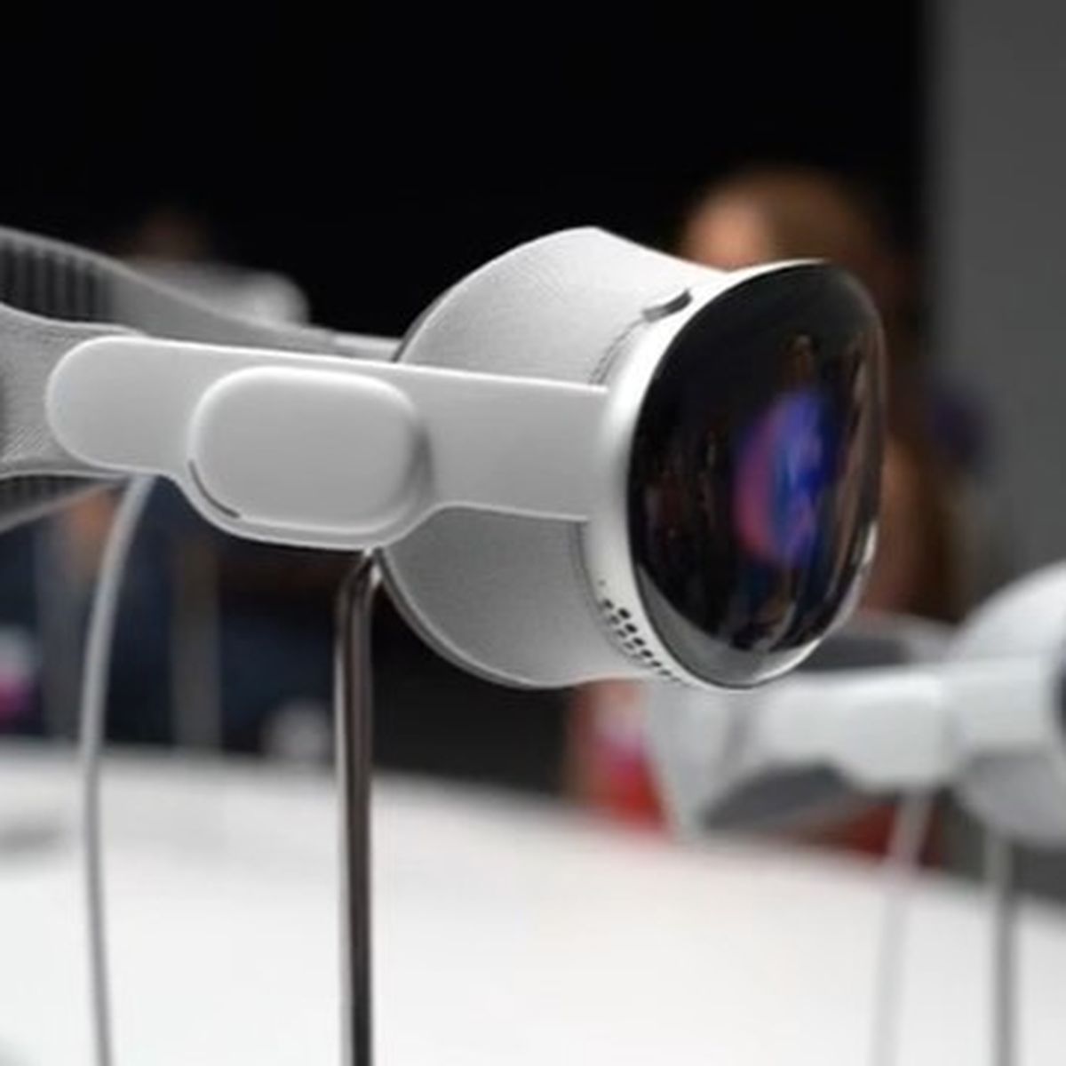 Apple's Vision Pro is costly and faces the same VR headset hurdles - The  Washington Post