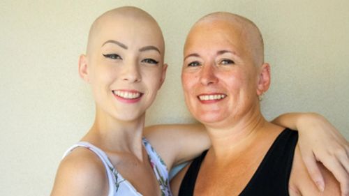 Queensland mother and daughter fight breast cancer together after being diagnosed just months apart