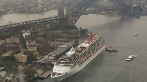 The Carnival Spirit cruise ship finally arrives back in Sydney. (Supplied)