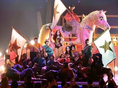 Chappell Roan (c) Performs ONSTAGE DURING DURING The 67th Annual Grammy Awards at Crypto.com arena on February 02, 2025 in Los Angeles, California.  