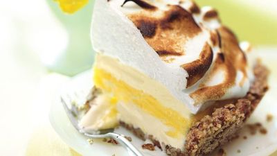 <a href="http://kitchen.nine.com.au/2016/05/16/19/18/lemon-meringue-pie" target="_top">Lemon meringue pie</a>