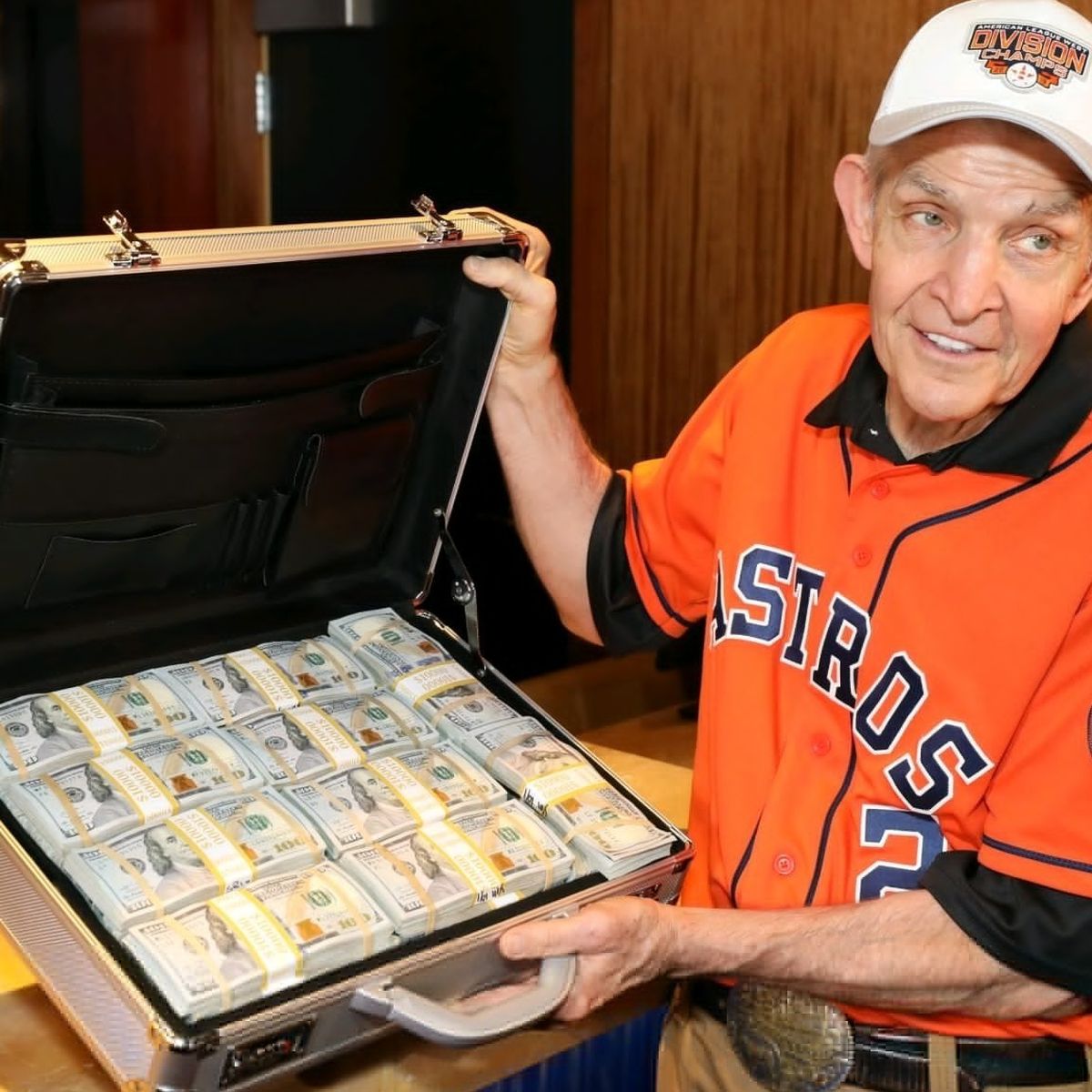 Mattress Mack' wins historic $75M payout off Astros' title - ESPN