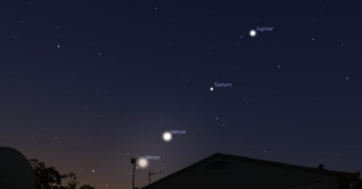 Planets and moon align as WA treated to spectacular night sight - 9News