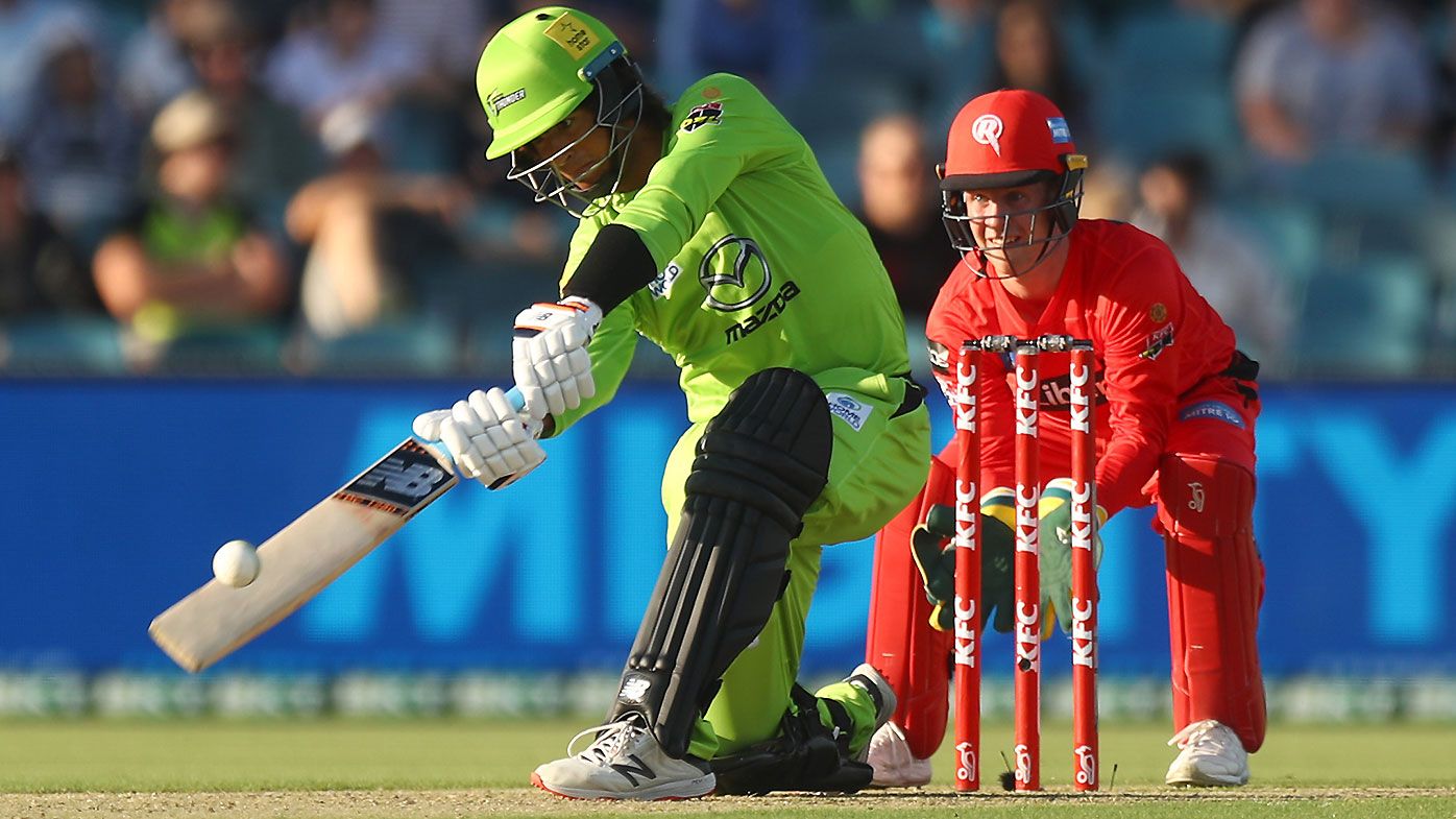 Ollie Davies' brutal display of six-hitting leads Sydney Thunder to monster BBL win