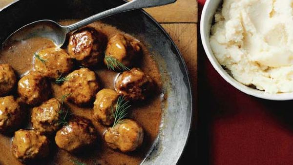 Meatballs with dill cream sauce