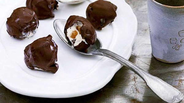 Chocolate-coated panforte ice-cream balls
