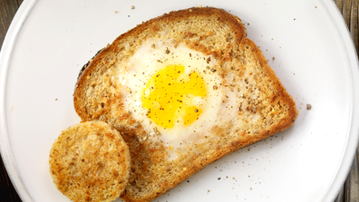 Egg in a hole / Egg in a basket toast