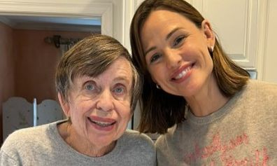 Jennifer Garner with her mum.