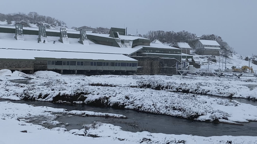 Perisher resort saw 5cm of snow fall overnight.