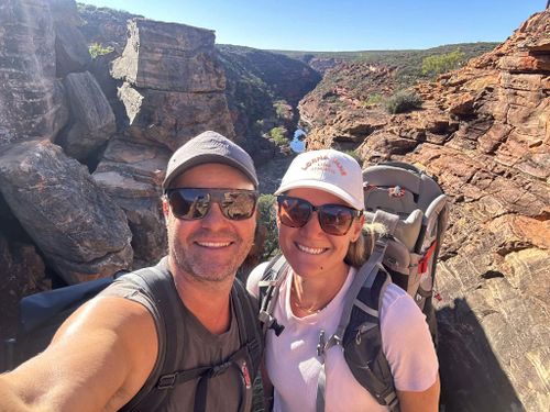 Dan e Naomi Toohey viajando pela Austrália