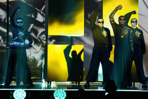 Tvorchi از اوکراین در طول تمرینات لباس در مسابقه آواز یوروویژن در لیورپول، انگلستان، چهارشنبه، 10 می 2023 اجرا می کند.