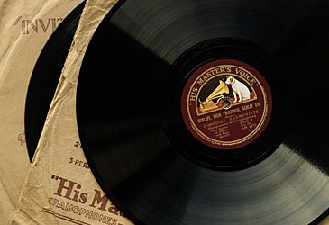 What was the standard material used to make 78rpm records?