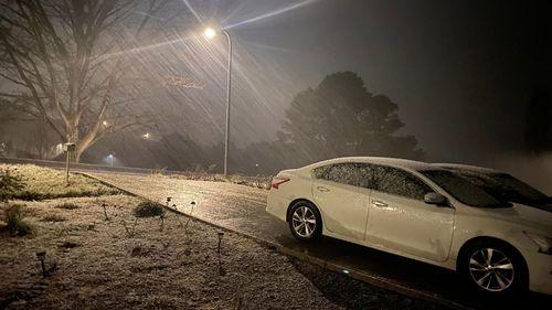 The NSW town of Oberon has been dusted with snow as an icy blast hits the east coast.