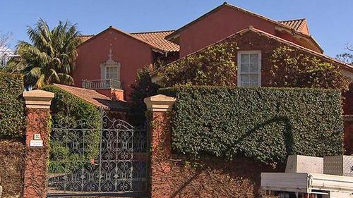 PM Turnbull lives in a mansion on Sydney Harbour. (9NEWS)