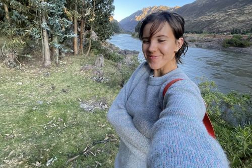 Rachael Egan estava se mudando para casa em Erskineville na tarde de terça-feira, quando percebeu que a peça central de sua primeira exposição individual havia desaparecido da calçada.