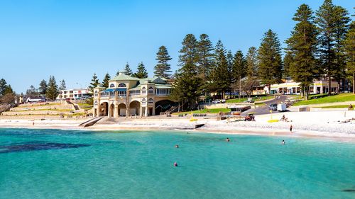 Cottlesoe Beach, em Perth, é o cartão postal da cidade com 1,5 quilômetros de extensão de areia.