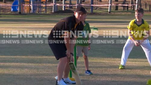 Warner stepped back onto the cricket pitch in Darwin. (9NEWS)