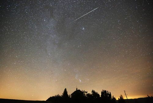 Hours later shooting stars flashed across the sky as Earth passed through the tail of the 3200 Phaethon asteroid.