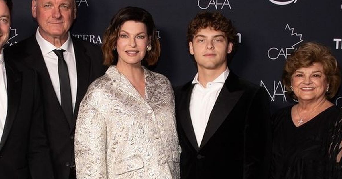 Supermodel Linda Evangelista makes rare public appearance with son Augustin Pinault at award show