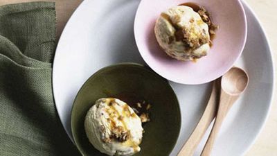 <strong>Apple crumble ice-cream</strong>