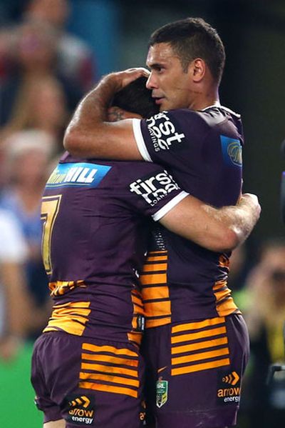 Retiring Justin Hodges consoled Hunt after the blunder. (Getty)