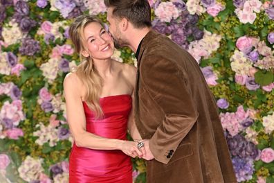 Renée Zellweger and Leo Woodall 