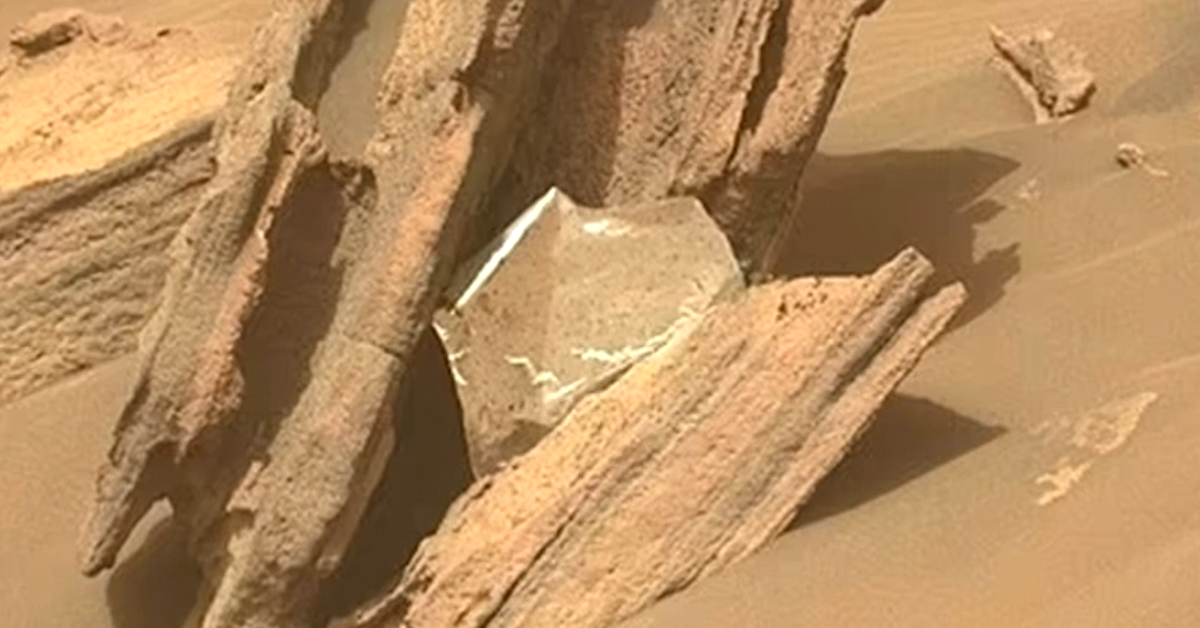 Human rubbish found on Mars by NASA rover - 9News