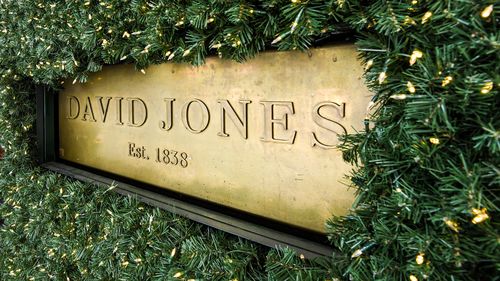 AFR SYDNEY.  GENERIC DAVID JONES SOLD SIGN RETAIL FIGURES DEPARTMENT STORES CHRISTTMAS SALE TRADE  Photo by Peter Rae. Friday 16 December, 2022