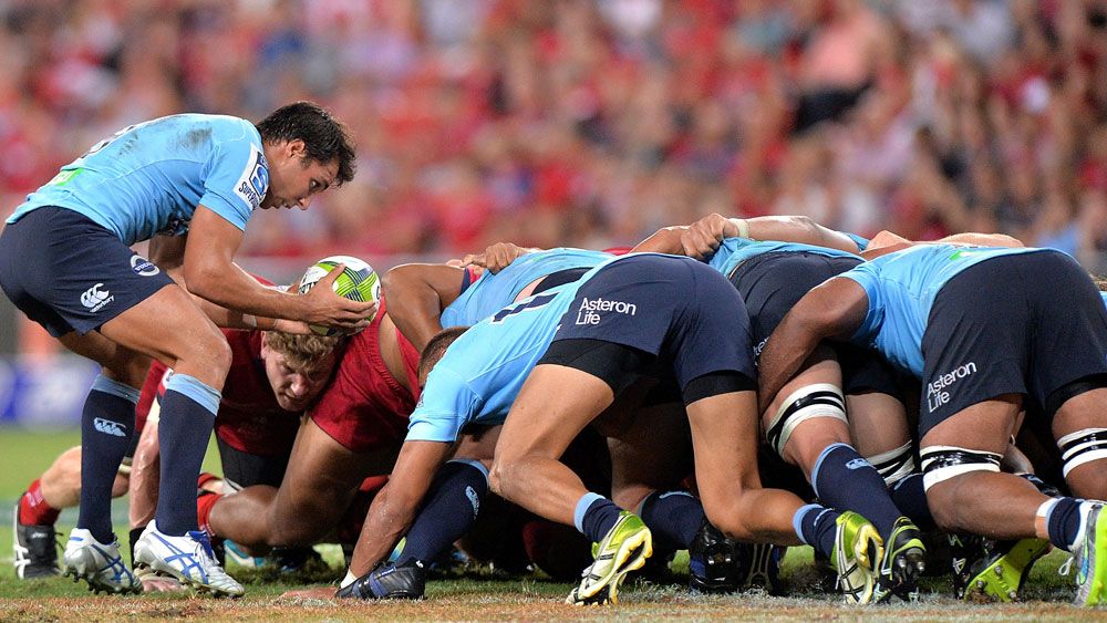 The Waratahs forwards pack into a scrum. (Getty)