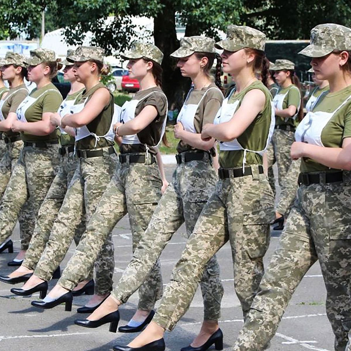 army's decision to female soldiers march in high heels sparks backlash