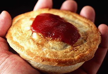What is the minimum amount of meat flesh a pie must have to be sold as a meat pie in Australia?