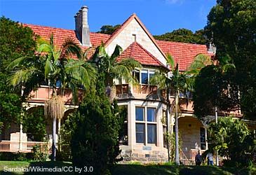 Which publisher built Sydney's Ginahgulla in 1858?