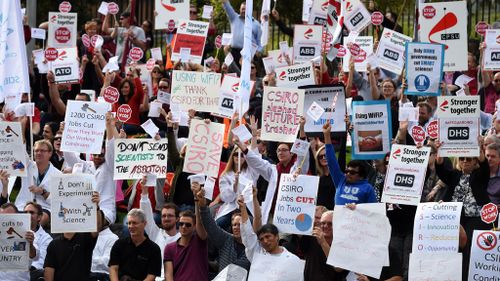 CPSU protests in June 2015 over major cuts to CSIRO. (AAP)