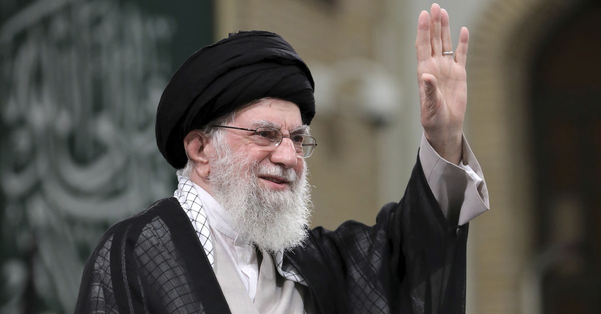 Irans oberster Führer verspricht Israel und den USA nach Angriffen auf ...