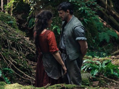 Jessie Buckley and Paul Mescal in Hamnet