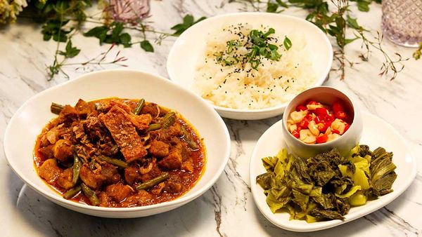 Family Food Fight, The Giles' Thai Style Burmese Pork Curry