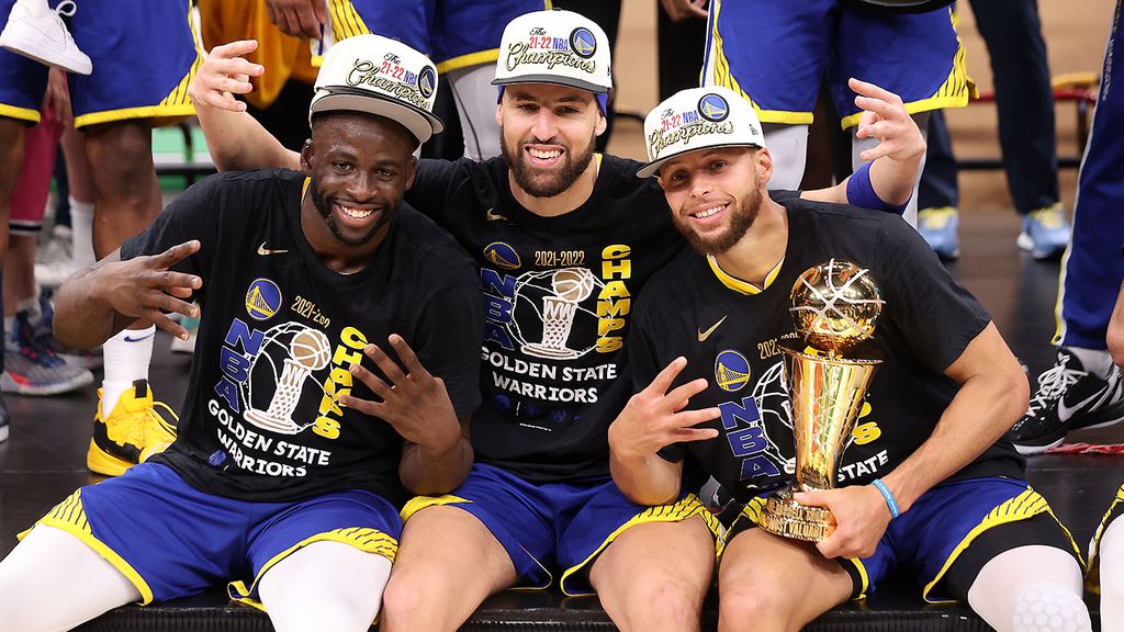 Stephen Curry Final MVP and 4 time Champions | Tri-blend T-Shirt