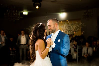 Bride wears mother's Sri Lankan going away sari for her wedding day