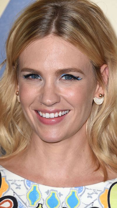 <p>One key look from the Fall 2015 runways was colourful lids - a trend that’s as tricky as it is beautiful. For all those who want to play along at home, we’ve found your muse: actress January Jones, who worked the trend with wearable glee over the weekend. Instead of creating a standard black winged eye, she also lined the flick an electric blue. The result will have you reaching for some colour, so we’ve rounded up 19 far-from-boring shades to help you in your search.&nbsp;</p>