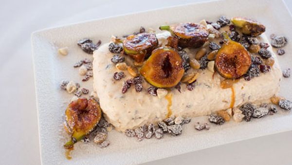 Christmas pudding ice-cream with caramelised fresh figs