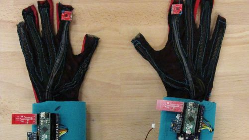 Aspiring US students invent gloves to turn sign language into speech