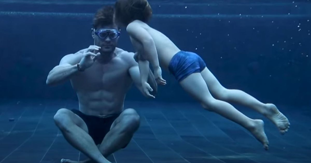 Chris Hemsworth S Son Disrupts His Underwater Guided Meditation Video Watch 9celebrity