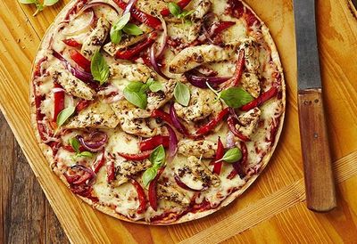 <a href="http://kitchen.nine.com.au/2016/05/05/14/34/mediterranean-chicken-pizza-with-basil" target="_top">Mediterranean chicken pizza with basil<br>
</a>