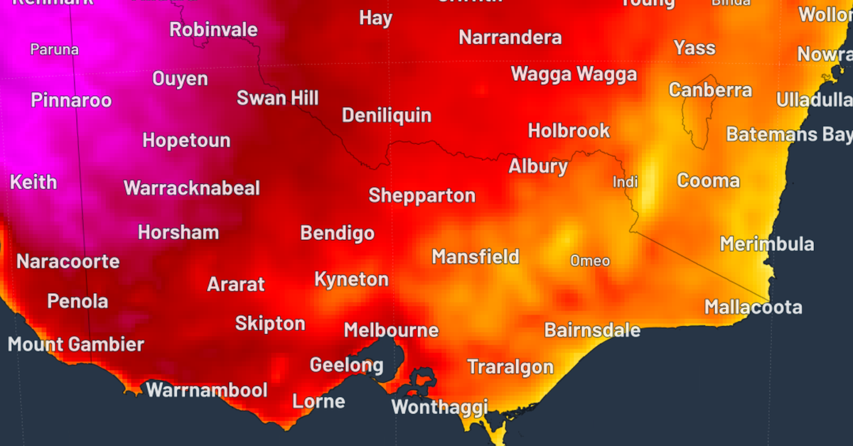 Heatwave on the way as overseas firefighters sought to help battle Victorian blazes