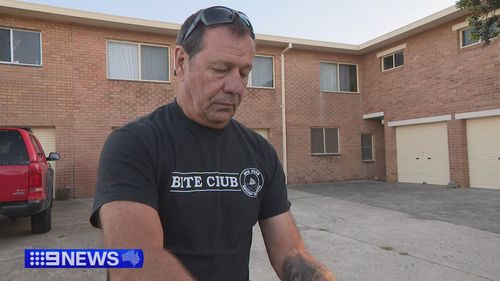 David Pearson é um sobrevivente de um ataque de tubarão.